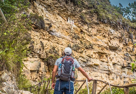 Full Day Sarcófagos De Karajía + Caverna De Quiocta